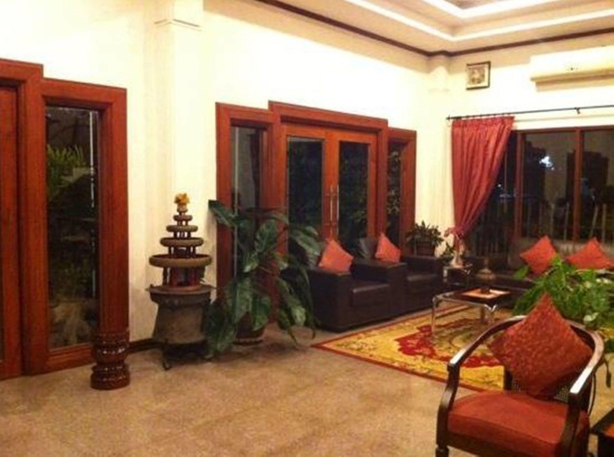 Vayakorn Inn Вьентьян Экстерьер фото