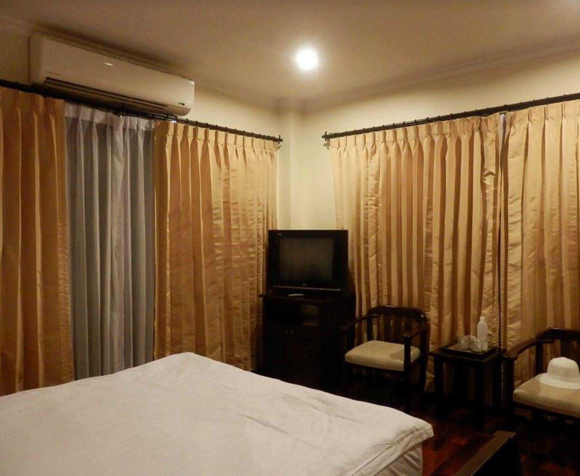 Vayakorn Inn Вьентьян Экстерьер фото