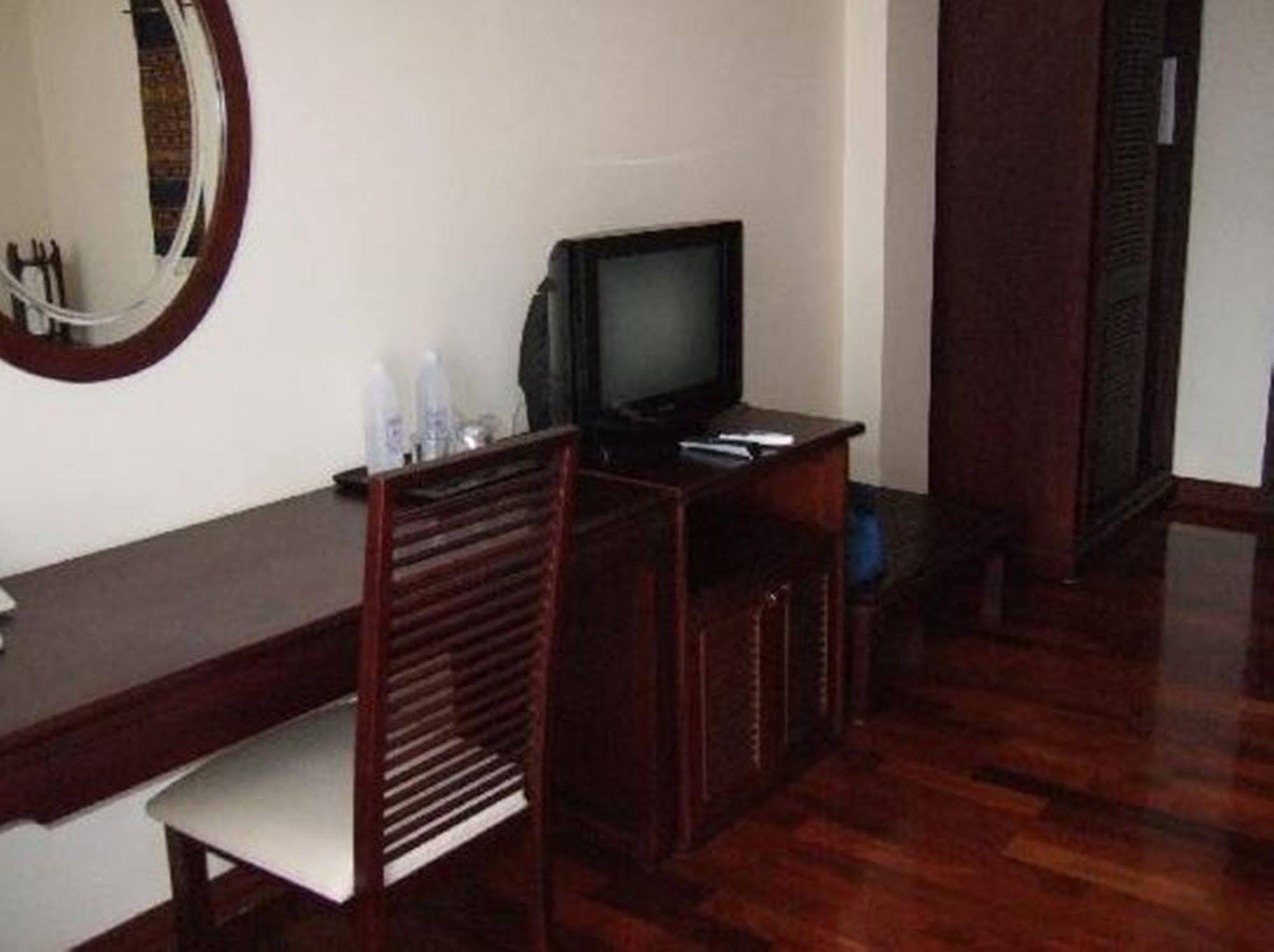 Vayakorn Inn Вьентьян Экстерьер фото