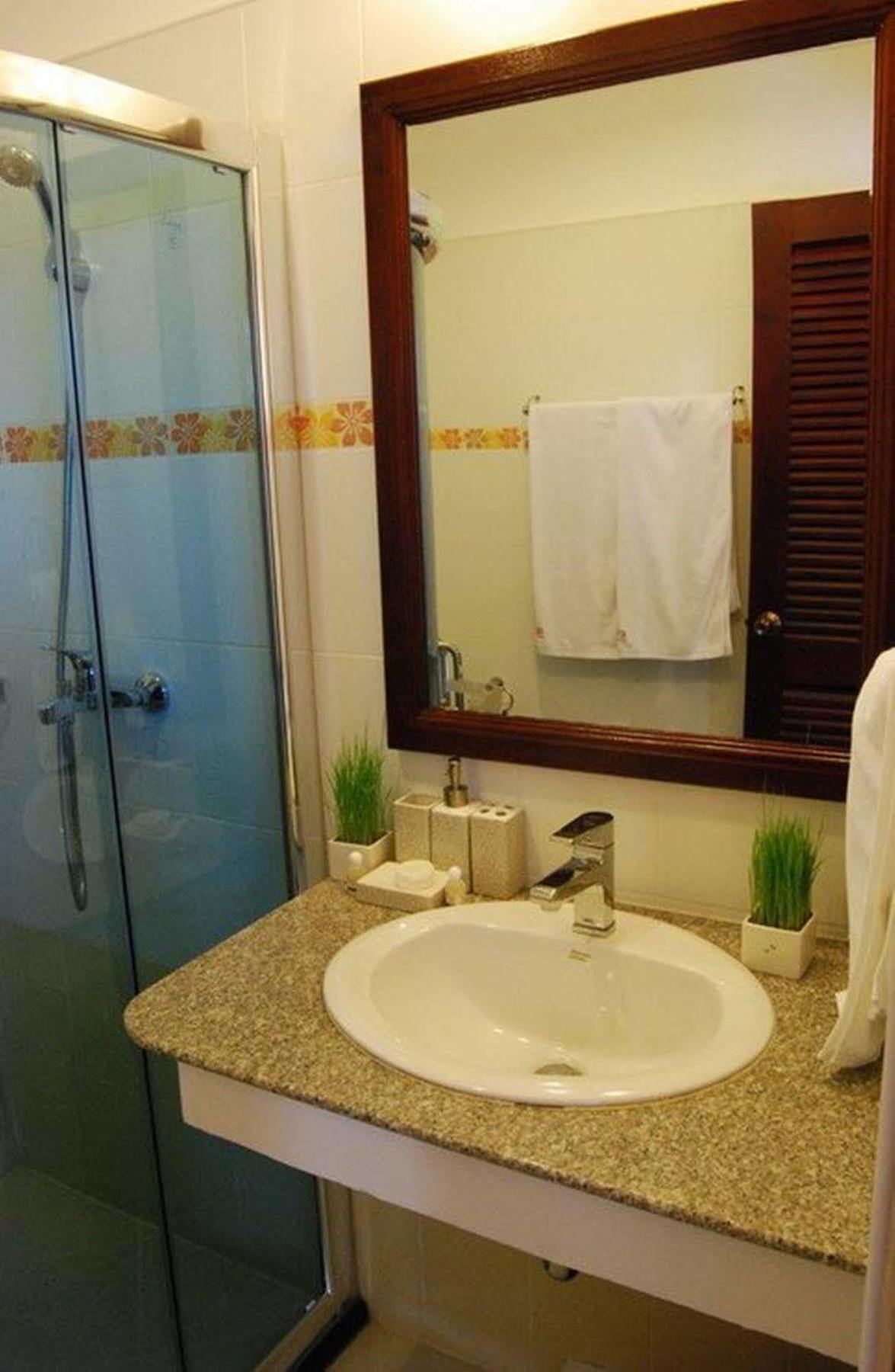 Vayakorn Inn Вьентьян Экстерьер фото