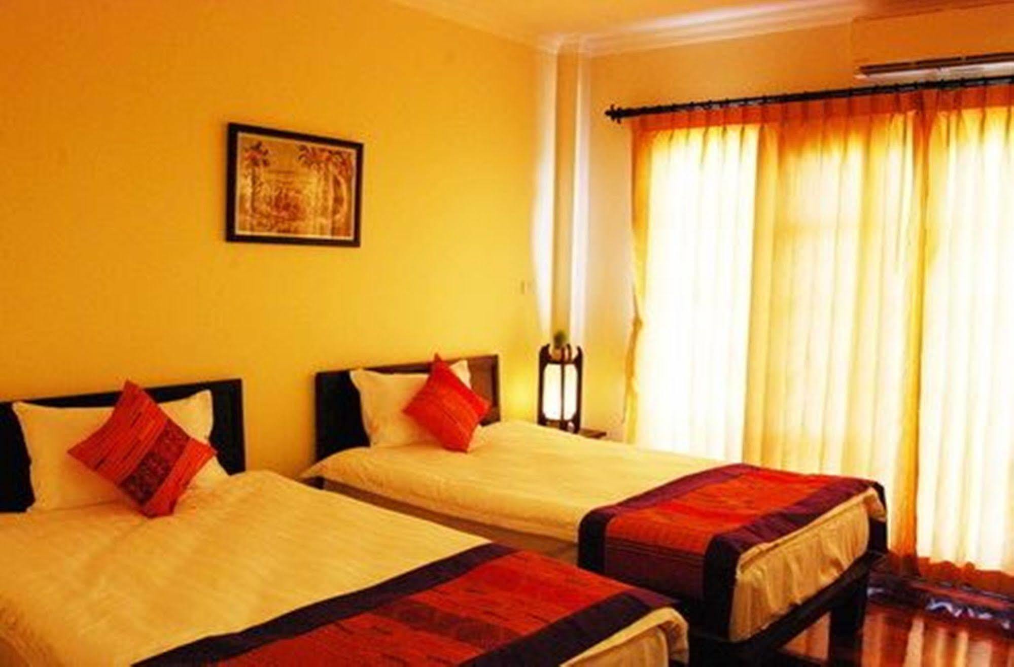 Vayakorn Inn Вьентьян Экстерьер фото