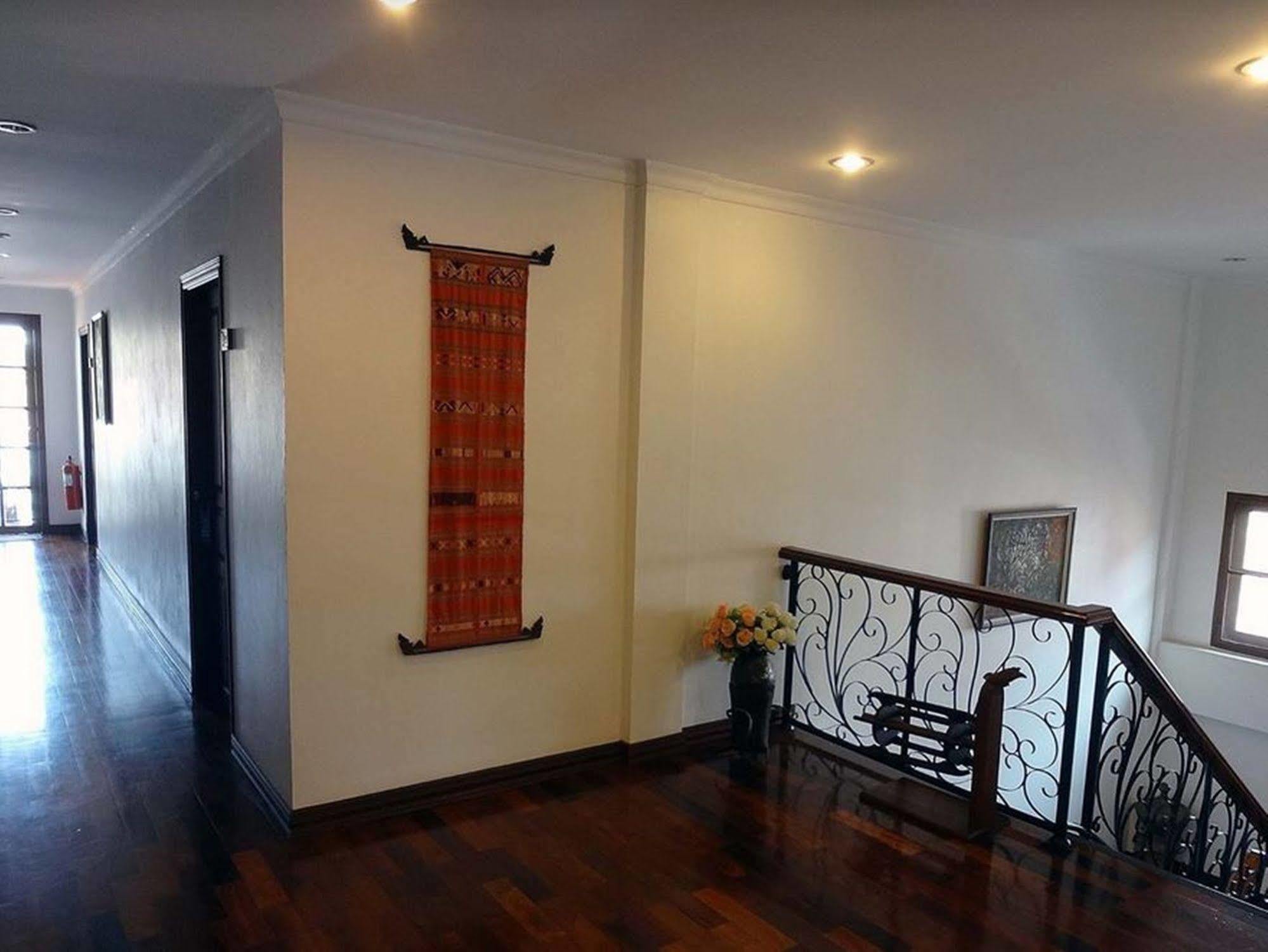 Vayakorn Inn Вьентьян Экстерьер фото